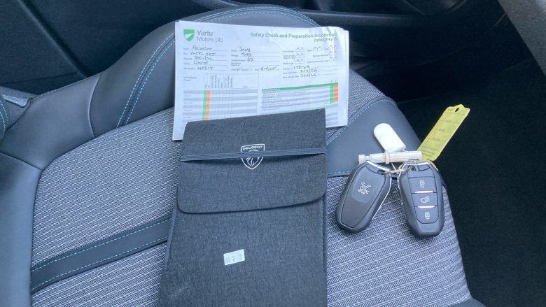 Peugeot 3008 1.6 Hybrid 225 Active Premium+ 5dr e-EAT8 Estate